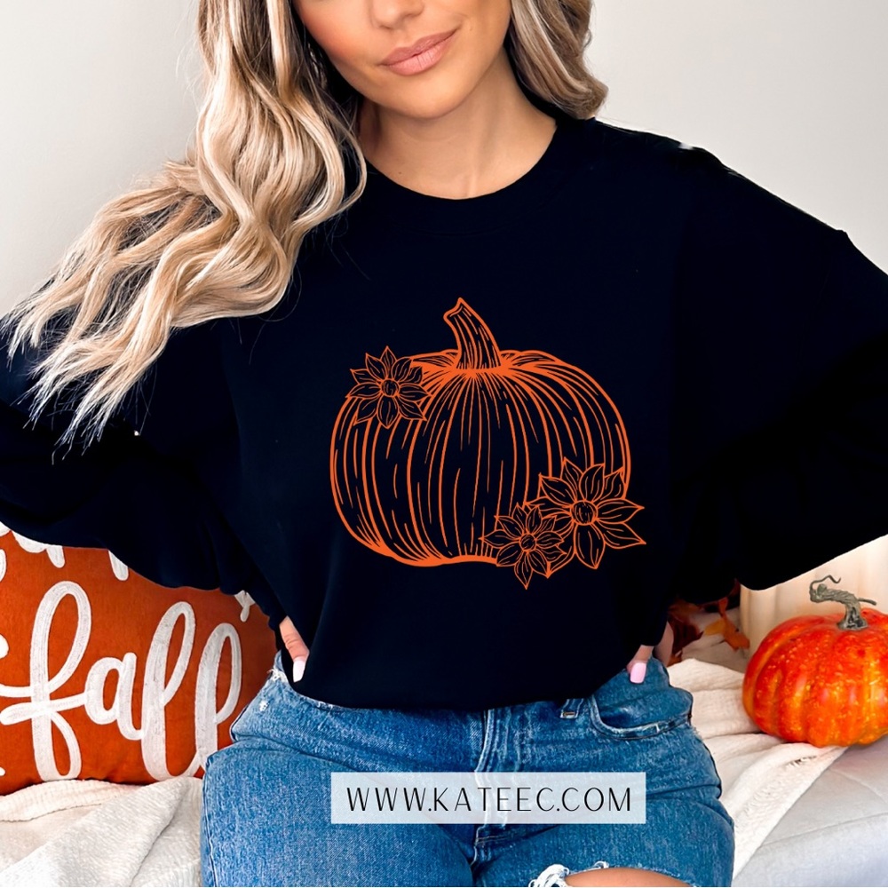 Cozy fall fleece lined graphic sweater! 🍂☕️🧣